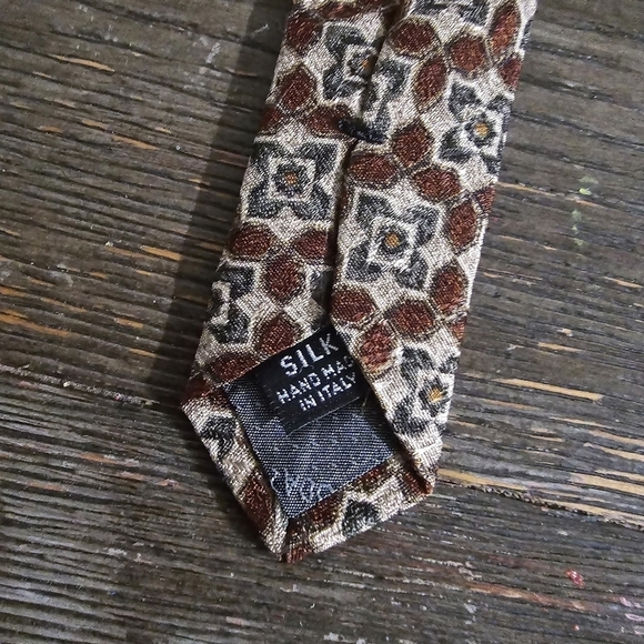 Vintage Today's Man Made in Italy Silk Brown Artsy Neck Tie - Picture 2 of 4